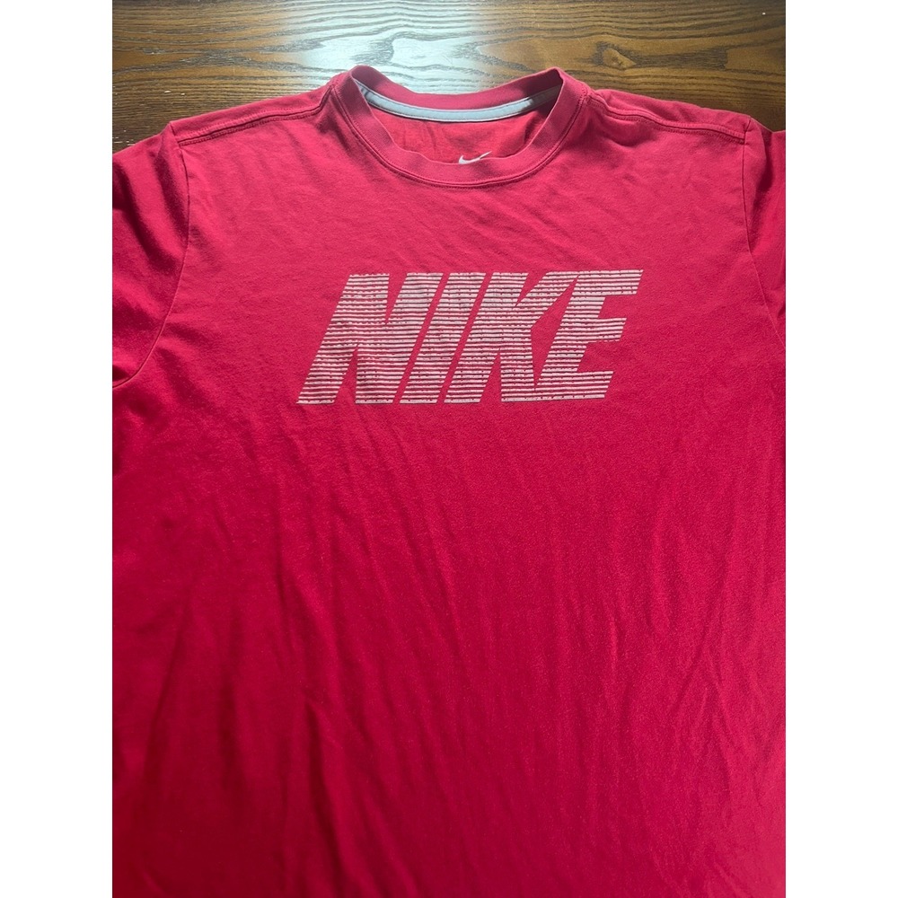 Nike Dri-FIT Men's Red Athletic Fit Cotton Polyester Crewneck Tee Logo Size L